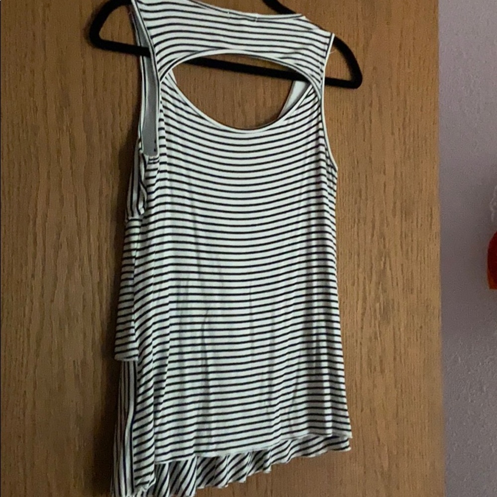Tank top - Picture 2 of 3